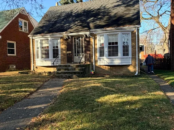 8130 Meadow Ln, Munster, IN 46321