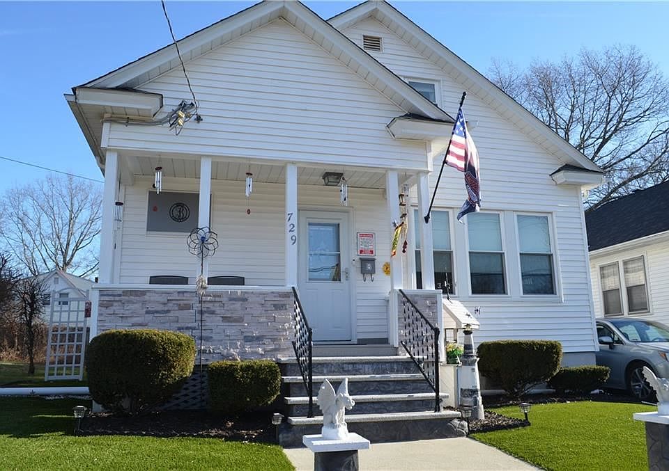 1st image of 729 River Ave