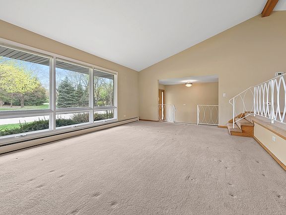 3rd image of 1103 Sherwood Dr