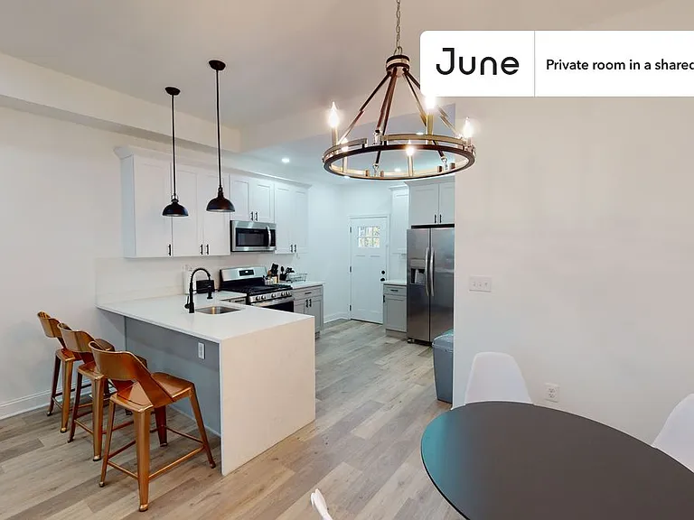 529 42nd St NE #B — Photo 16