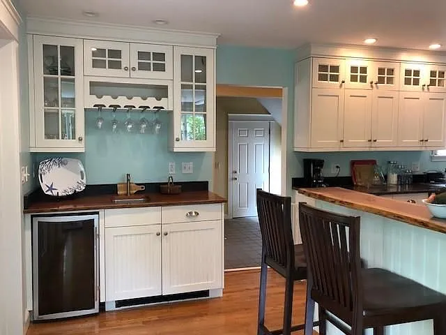 3 bed, 2.0 bath, 2700 sqft, $3,500 — Photo 4