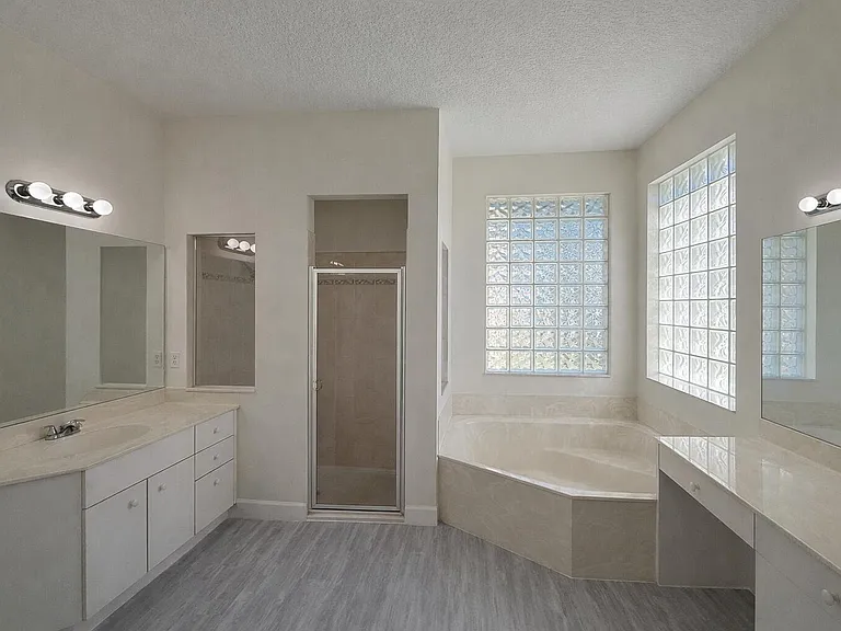 1168 Hatteras Cir — Photo 19