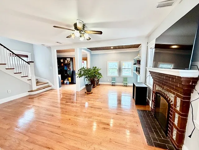 64 Robertson St — Photo 16