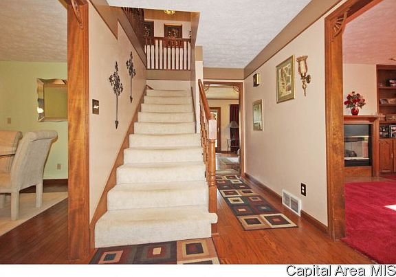 2nd image of 1125 Elizabeth Ct