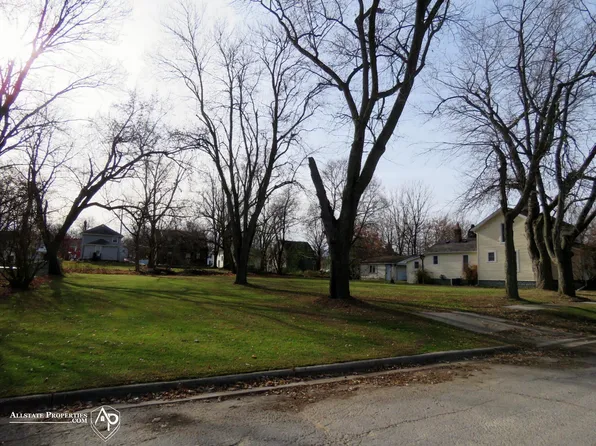 1122 Howard St, Mount Morris, MI 48458