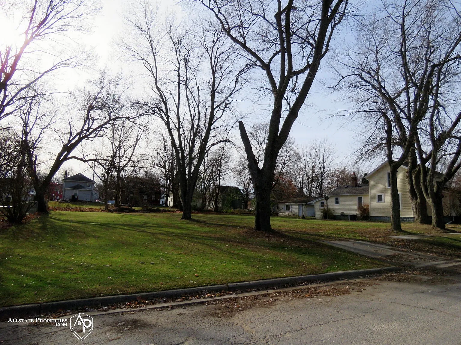 1122 Howard St photo 1