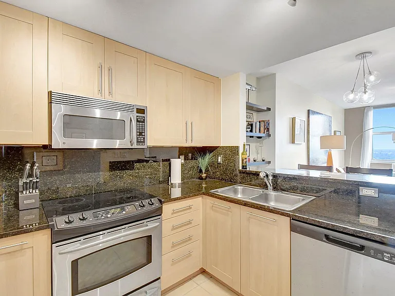 511 SE 5th Ave #2315 — Photo 15