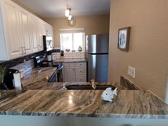 4th image of 347 Ocean Park Ln
