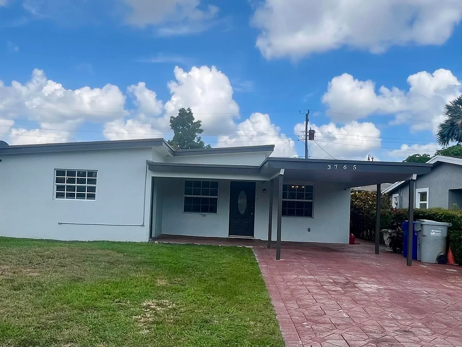 3 bed, 2.0 bath, 1416 sqft, $3,500 — Photo 2