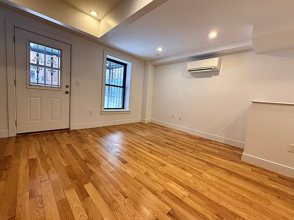 5th image of 124 W 123rd St