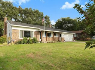 7914 Elbow Dr, Jenison, MI 49428