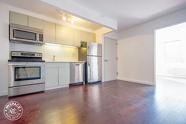 Rented by MySpaceNYC | media 11