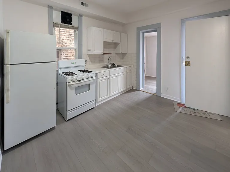 3520 S Winchester Ave #1 — Photo 4