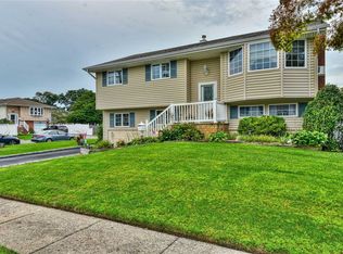 1656 Fairfax Ave, West Islip, NY 11795