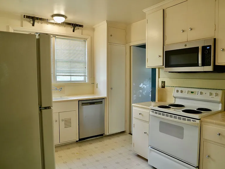 126 Dartmouth Rd — Photo 10
