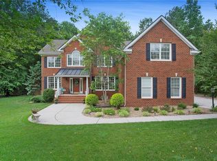 15518 Fox Cove Cir, Moseley, VA 23120