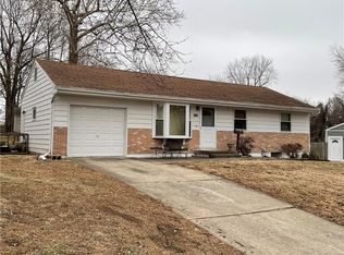 3225 S Trail Ridge Dr, Independence, MO 64055