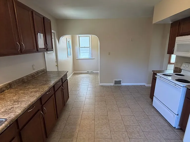 116 Charles Ct — Photo 6