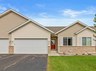 4151 Blakewood Dr, Shakopee, MN 55379