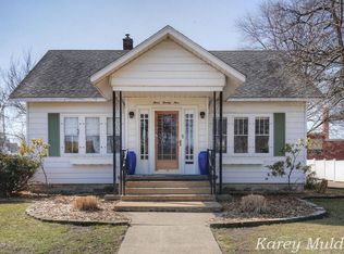 325 E Washington St, Belding, MI 48809