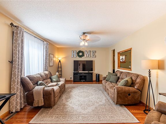 4th image of 4785 Dogwood Ct