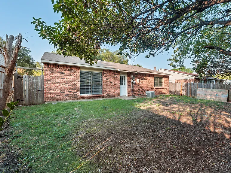 556 Cumberland Dr — Photo 20