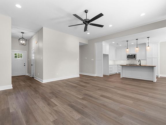 3rd image of 3 Woodhaven Ct