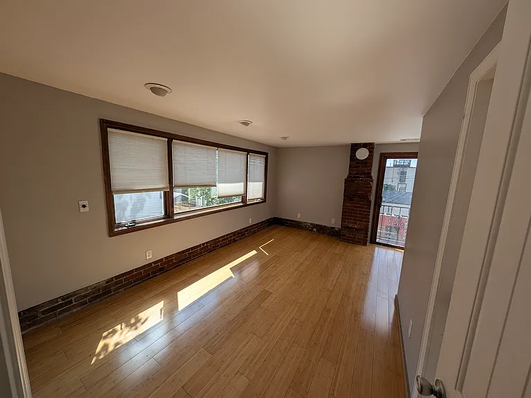 2929 Curtis St #B — Photo 19