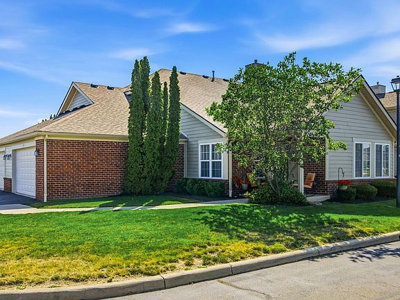 2nd image of 13 Greenhedge Cir