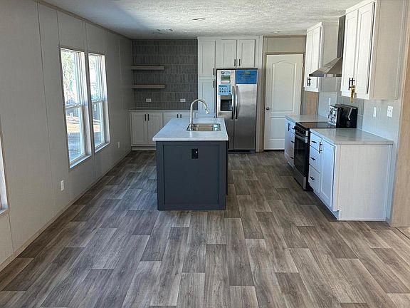2nd image of 1289 Pineville Cir