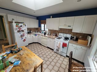 19 Estrella St #3, Jamaica Plain, MA 02130