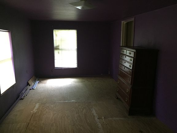 5th image of 815 W Diaz St