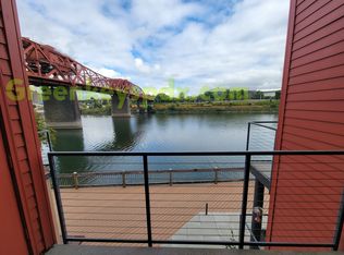 940 NW Naito Pkwy APT L11, Portland, OR 97209