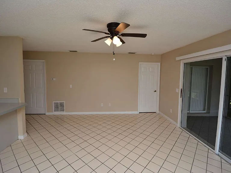 30 Farmsworth Dr #B — Photo 13