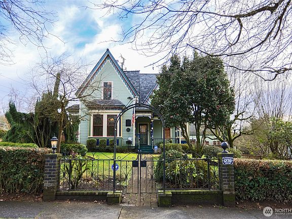 2nd image of 1239 8th Avenue SE