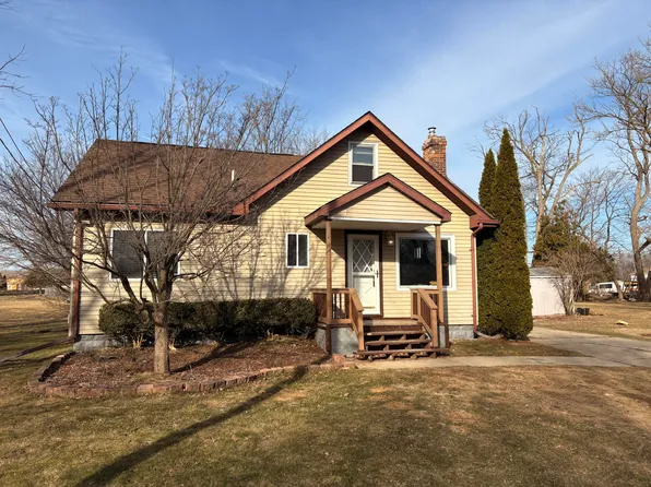 1893 Emily Ct, Auburn Hills, MI 48326