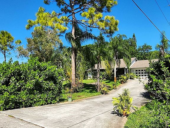 2nd image of 18401 Huckleberry Rd