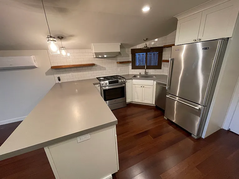 301 Alameda De Las Pulgas #A — Photo 3