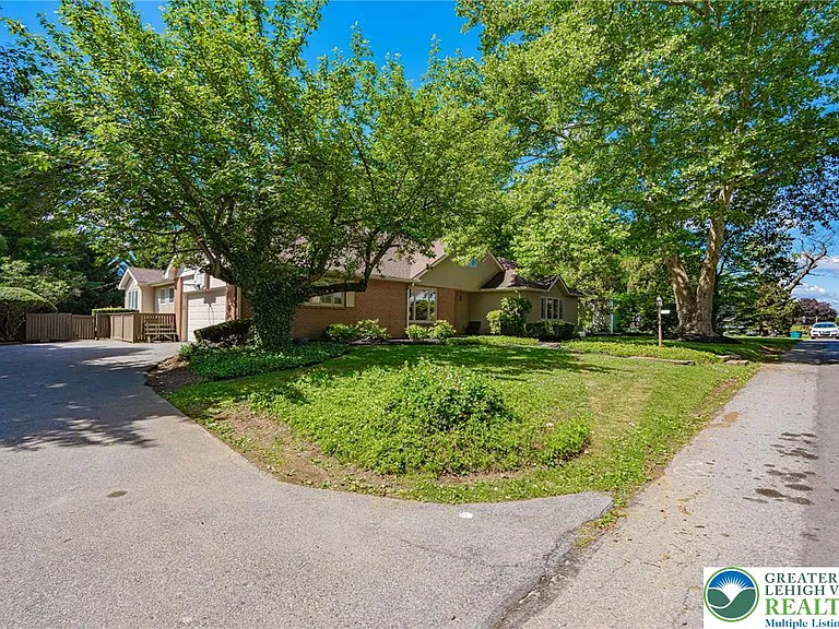 3608 S Highland St — Photo 3