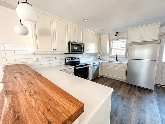 2nd image of 165 N Clarendon Dr