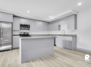 7040 N Woodman Ave #306, Van Nuys, CA 91405