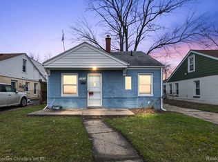 22837 Rosalind Ave, Eastpointe, MI 48021