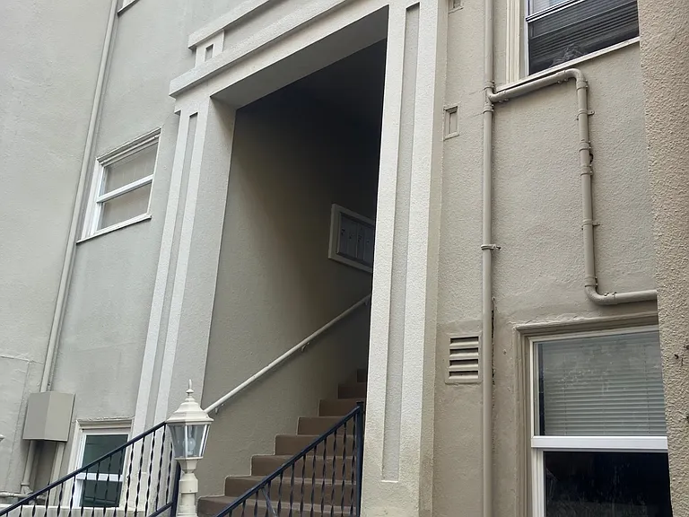 437 Euclid Ave #4 — Photo 2