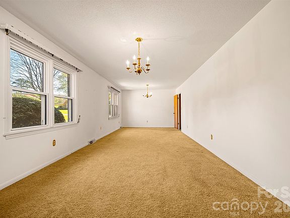 5th image of 215 Windover Dr