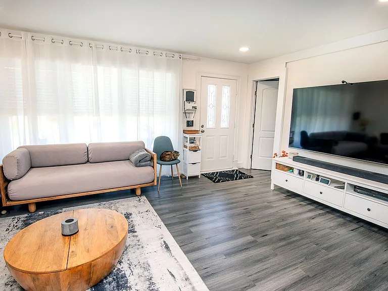 455 Luhmann Dr — Photo 13
