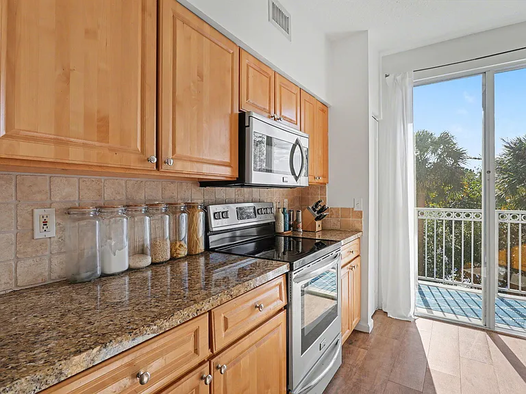 2044 Alta Meadows Ln #1809 — Photo 11