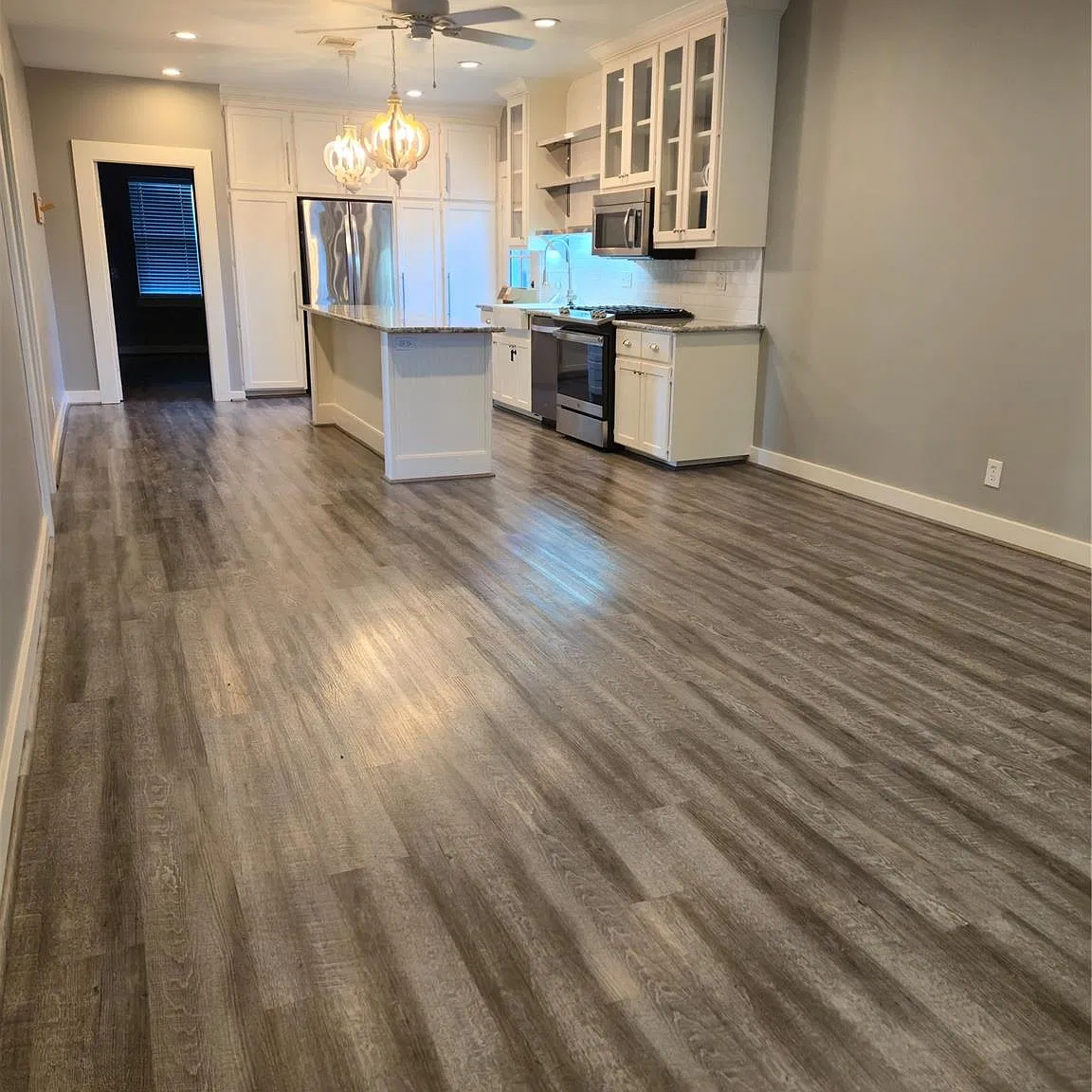 3 bed, 2.0 bath, 1316 sqft, $2,200 — Photo 2