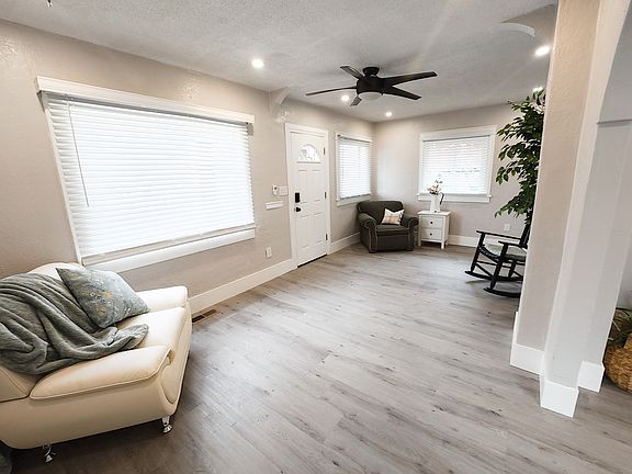 2nd image of 425 Canyon Rd