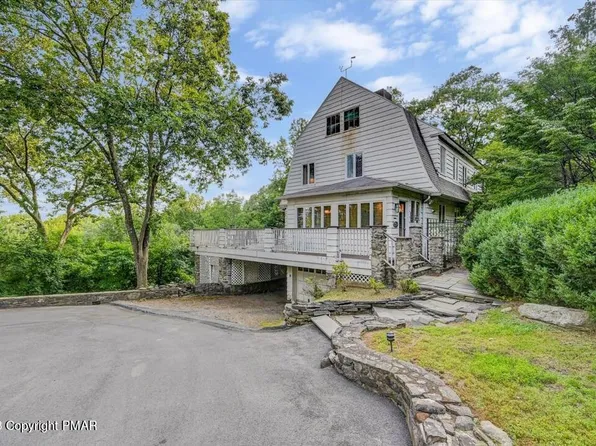 121 Haverhill Rd, Buck Hill Falls, PA 18323