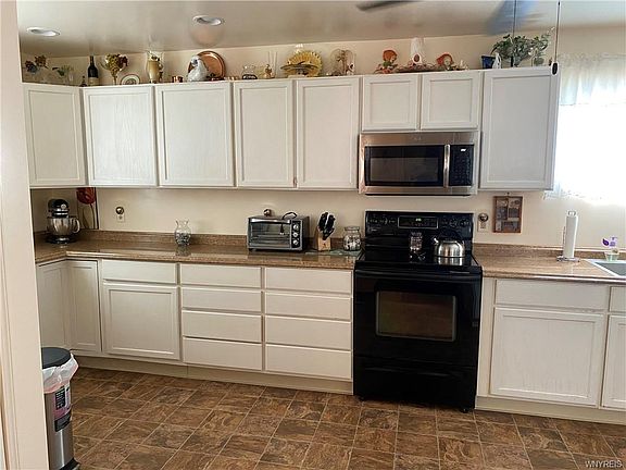 5th image of 353 Floradale Ave